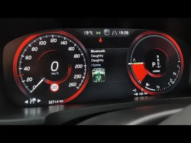 Volvo Sensus vs Android Automotive dashboard comparison
