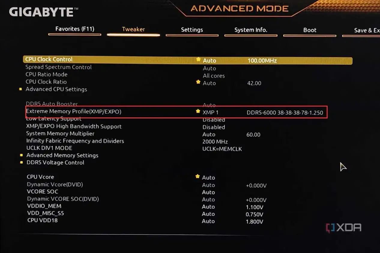 UEFI BIOS-inst&auml;llningar visar DDR5 XMP-profilen aktiverad f&ouml;r 6000 MHz.