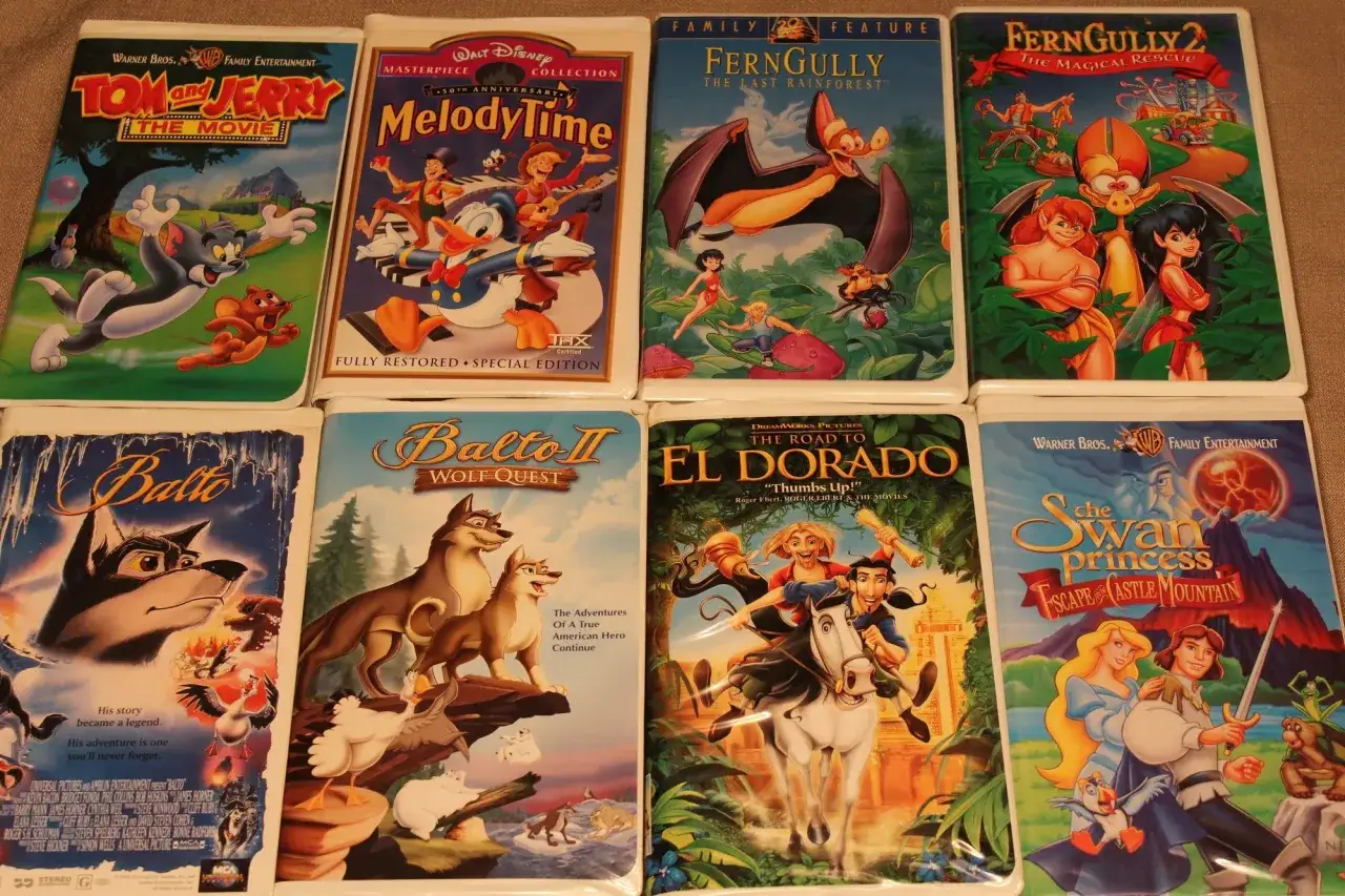 Kolekcja VHS z filmami dla dzieci z lat 90.: Tom i Jerry, FernGully, Balto, El Dorado, Swan Princess.