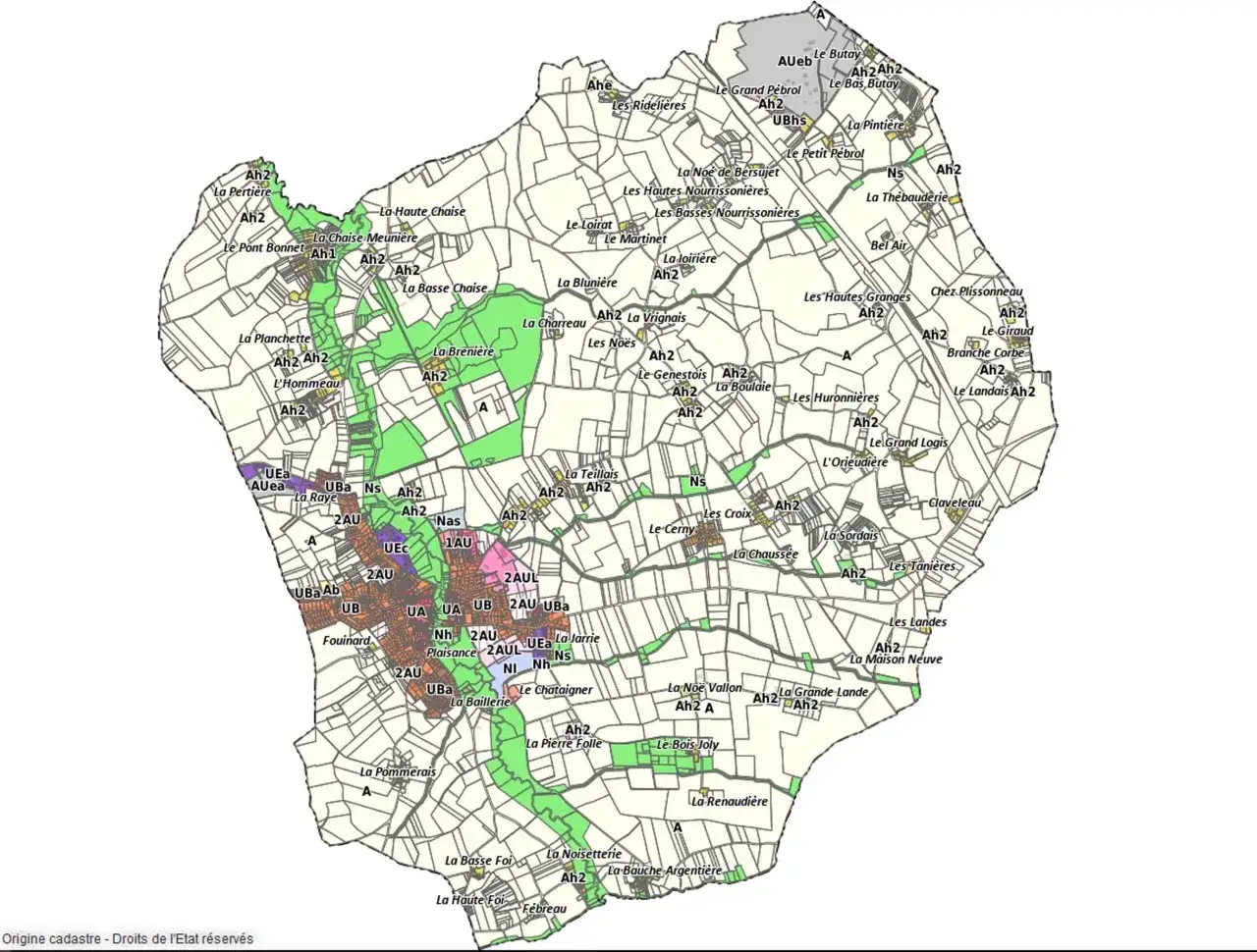Carte du zonage du **loi alur** d'une commune, montrant les différentes zones (Ah2, UBa, etc.) et lieux-dits comme La Pertière ou Le Grand Logis.