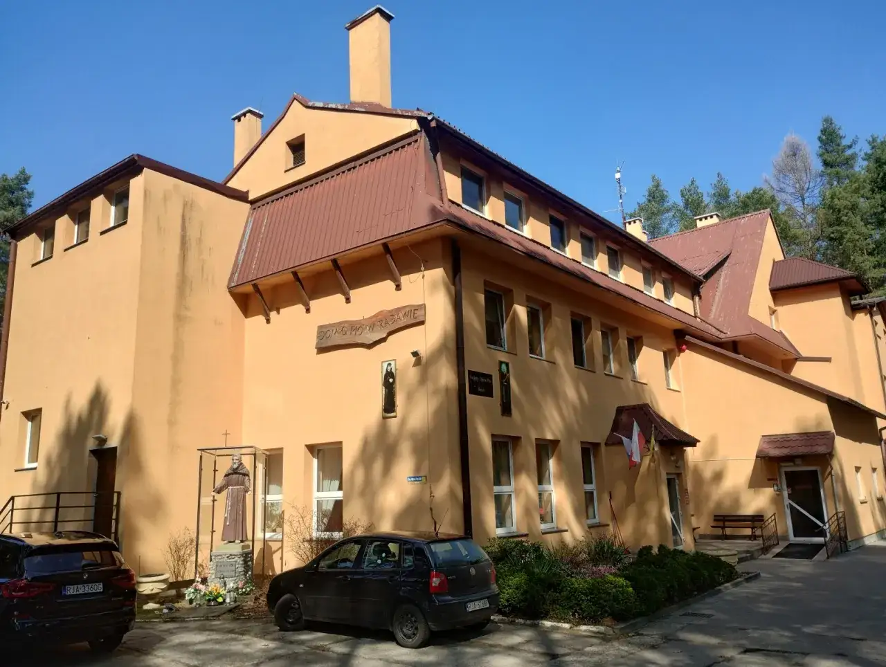 Dom Ojca Pio Radawa widok zewnętrzny ośrodka