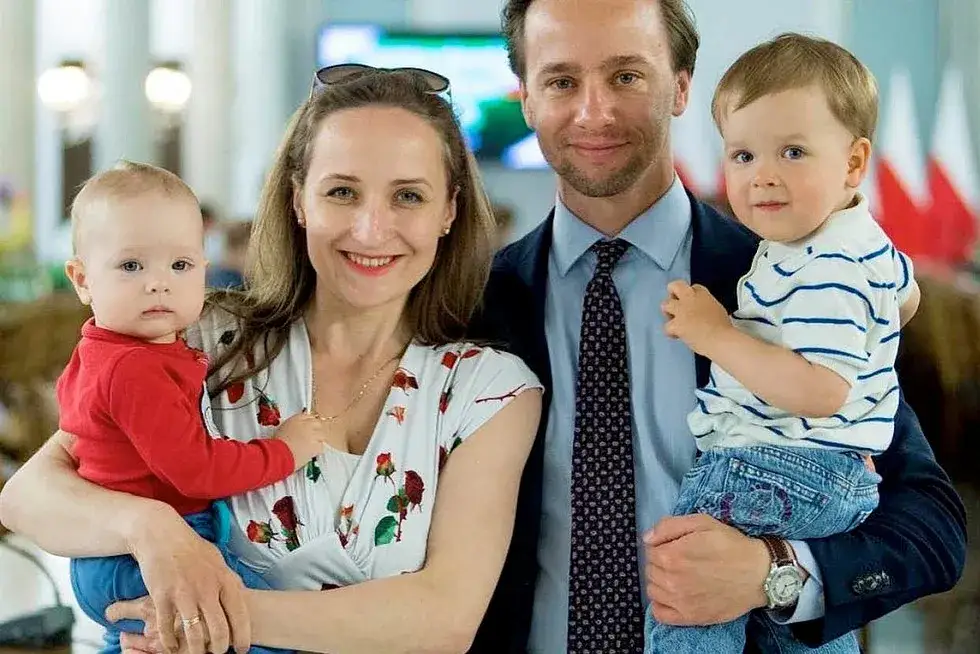 Krzysztof i Karina Bosak z dziećmi