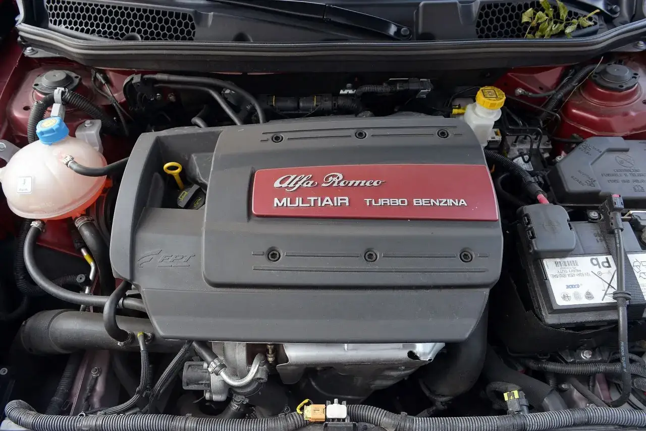 Alfa Romeo Giulietta silniki benzynowe por&oacute;wnanie