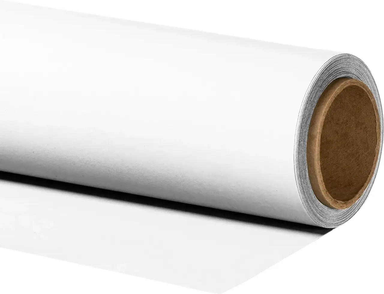 Biały papier fotograficzny w rolce, idealny do stworzenia prostego tła do zdjęć.
