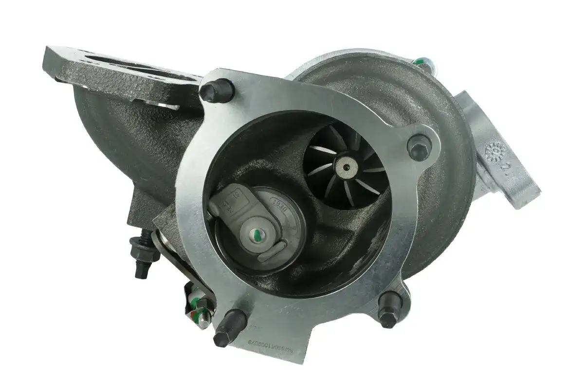 Turbosprężarka do Opla Astry 1.4 Turbo. Widoczny wirnik turbiny i mechanizm sterowania.