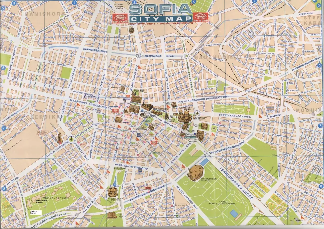 Mapa Sofii, idealna na wycieczkę do Bułgarii. Zaznaczone główne ulice, zabytki i dworzec.