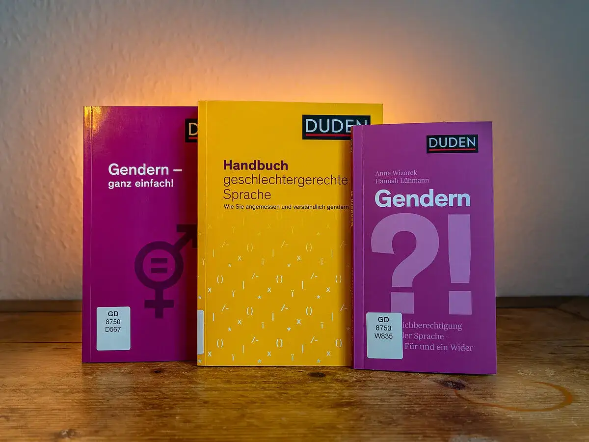 Drei Duden-Bücher zum Thema Gendern: