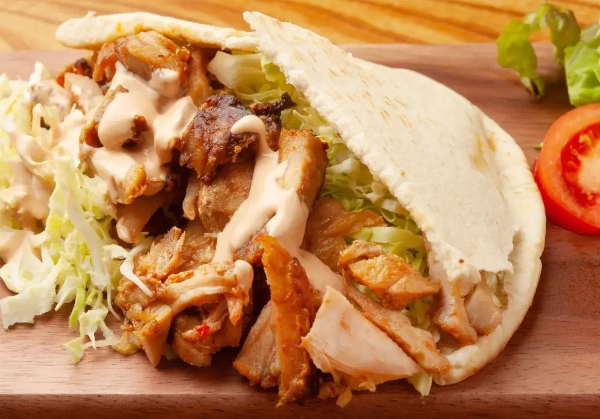 kebab w bułce light vs duży kebab