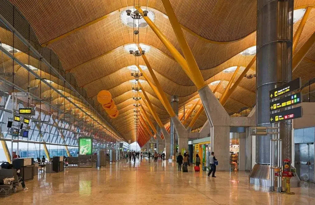 Lotnisko Madryt-Barajas Terminal 1 wnętrze