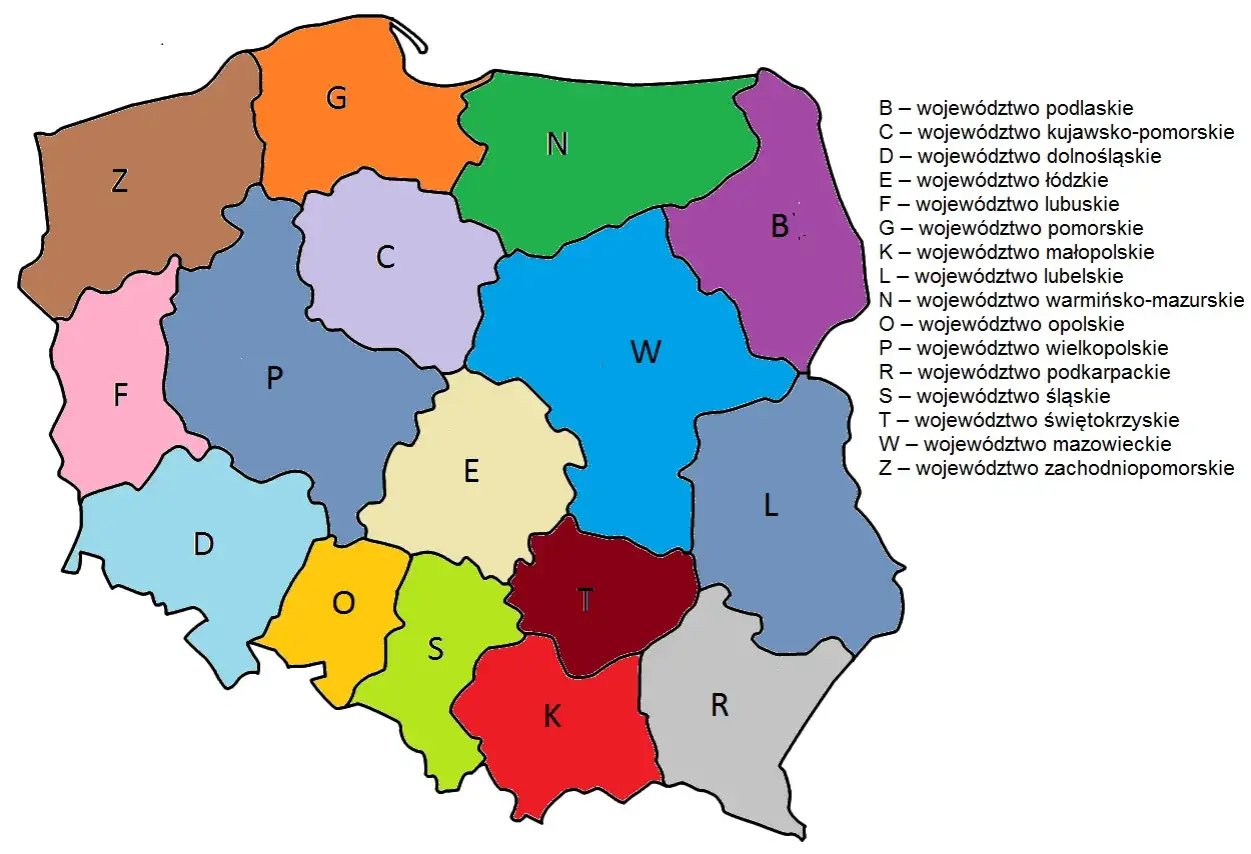 Mapa Polski z podziałem na województwa, każde oznaczone literą. Jaka to rejestracja? Litery odpowiadają województwom, np. W to mazowieckie.