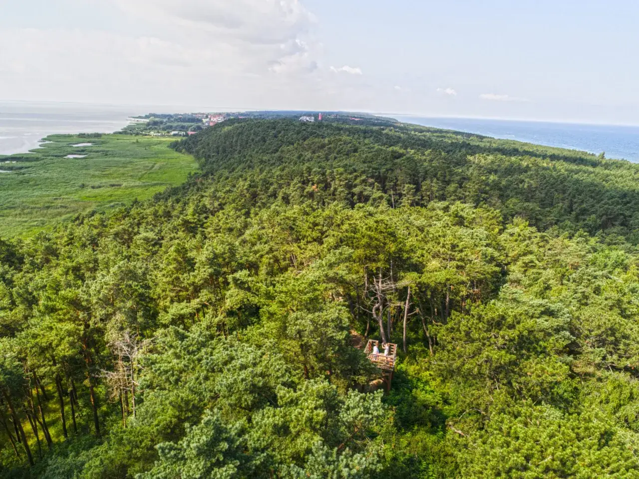 Latarnia Morska Krynica Morska i Wielbłądzi Garb widok
