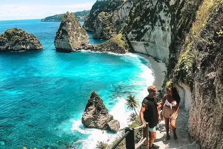 Kelingking Beach klif T-Rex Nusa Penida
