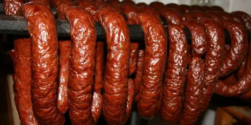 Zdjęcie Jak zrobić kiełbasę z sarny - krok po kroku do smaku dziczyzny