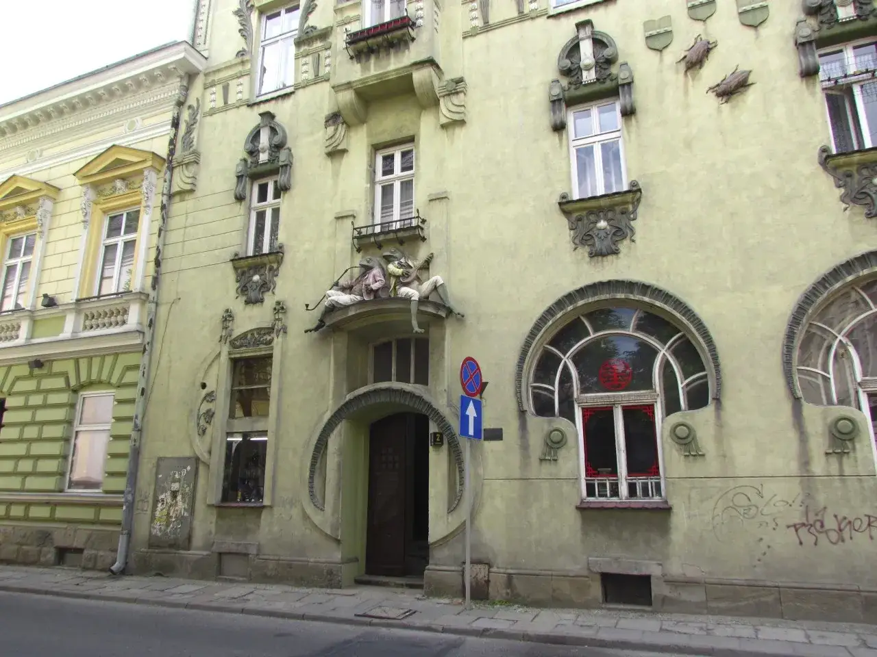 Kamienica pod Żabami Bielsko-Biała elewacja