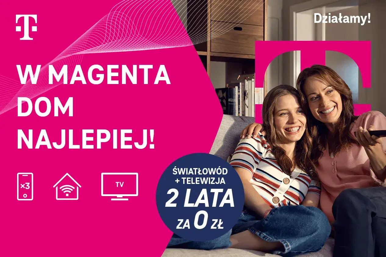 Dwie kobiety śmieją się, oglądając telewizję. Reklama T-Mobile promuje pakiety światłowodu i telewizji.