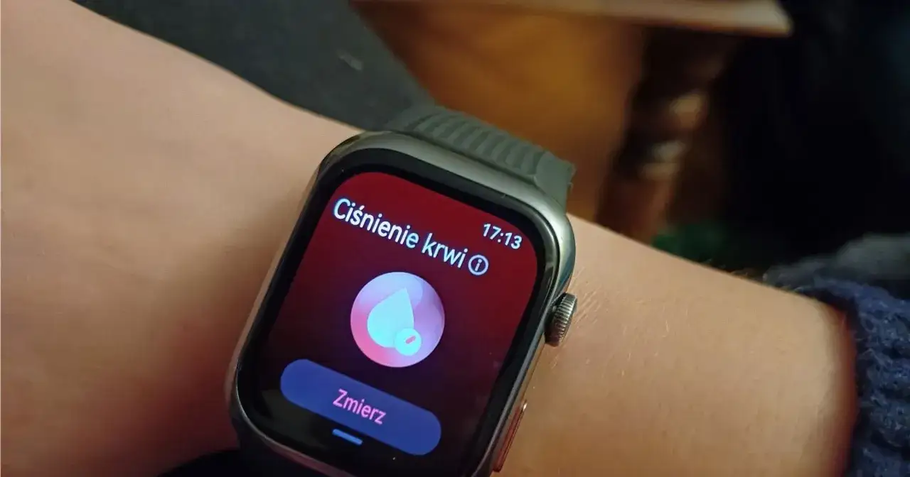 Czy smartwatch jest szkodliwy dla zdrowia? Na ekranie zegarka widnieje komunikat