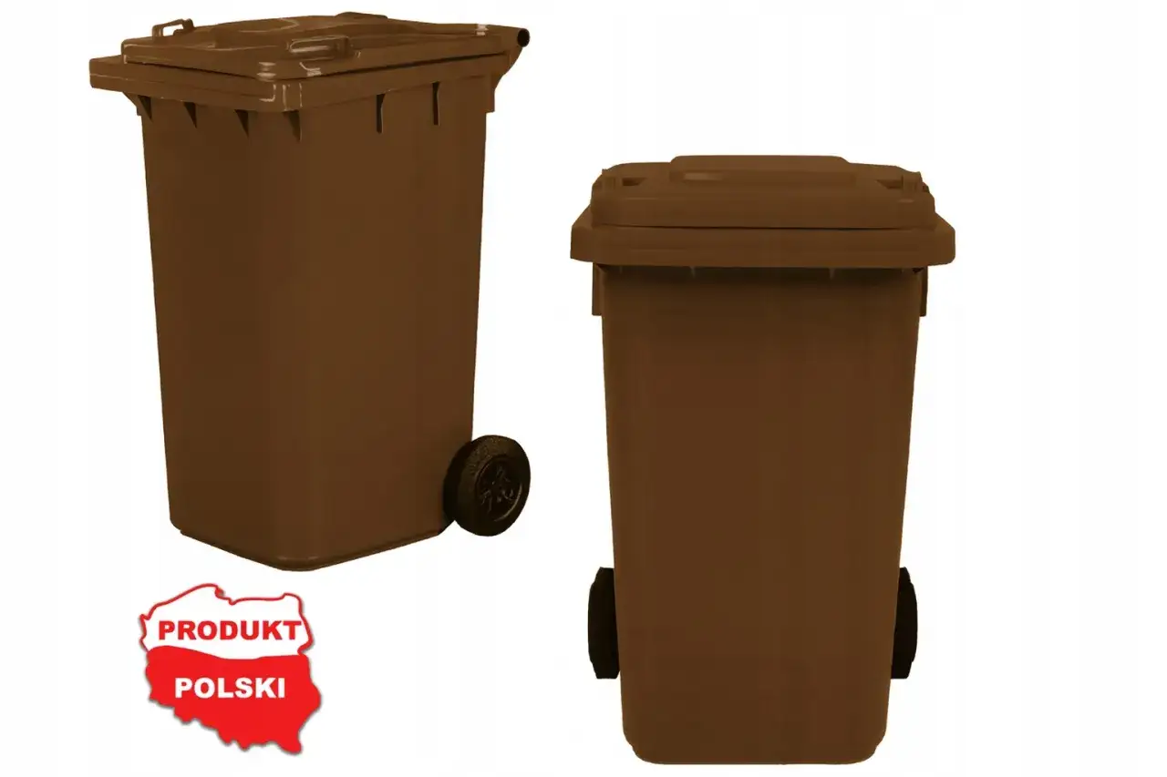 Brązowe kosze na k&oacute;łkach, idealne do segregacji, pomagają zrozumieć, co to są bioodpady. Produkt polski.
