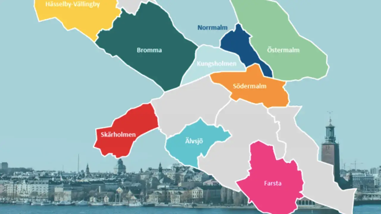 Karta &ouml;ver olika stadsdelar i en scen Stockholm, med f&auml;rgglada omr&aring;den som H&auml;sselby-V&auml;llingby, Bromma, Norrmalm, &Ouml;stermalm, Kungsholmen, S&ouml;dermalm, Sk&auml;rholmen, &Auml;lvsj&ouml; och Farsta.