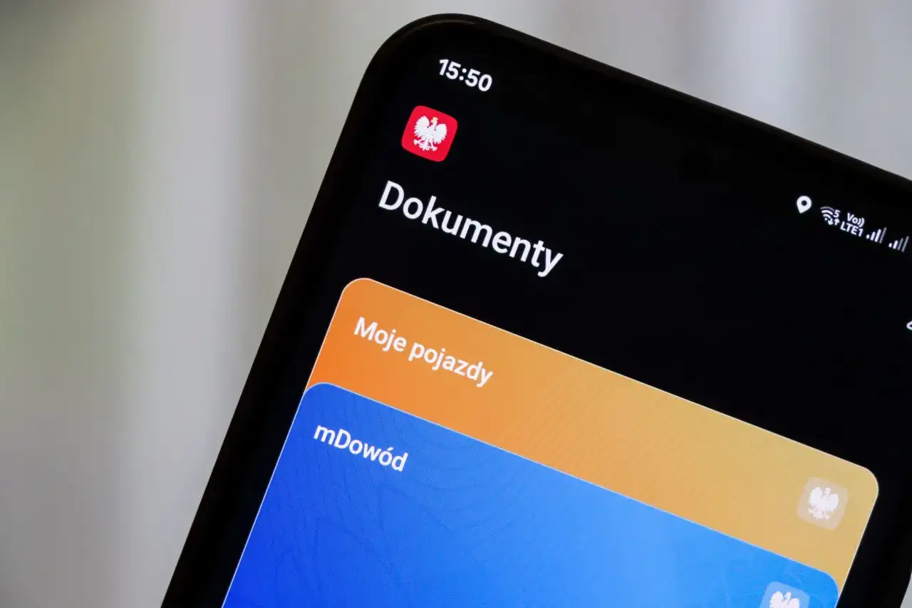 Ekran telefonu z aplikacją mObywatel. Widoczne 