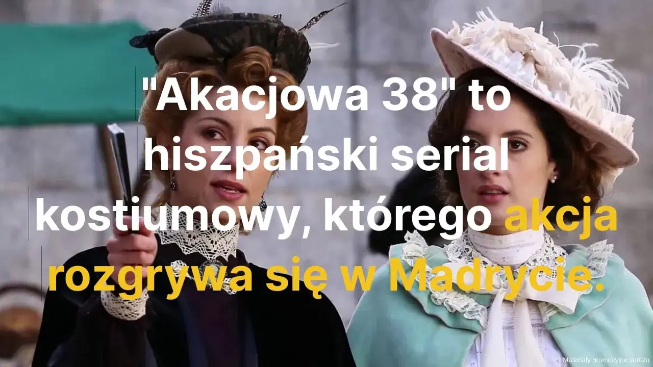 Dwie kobiety w strojach z epoki, z tekstem: