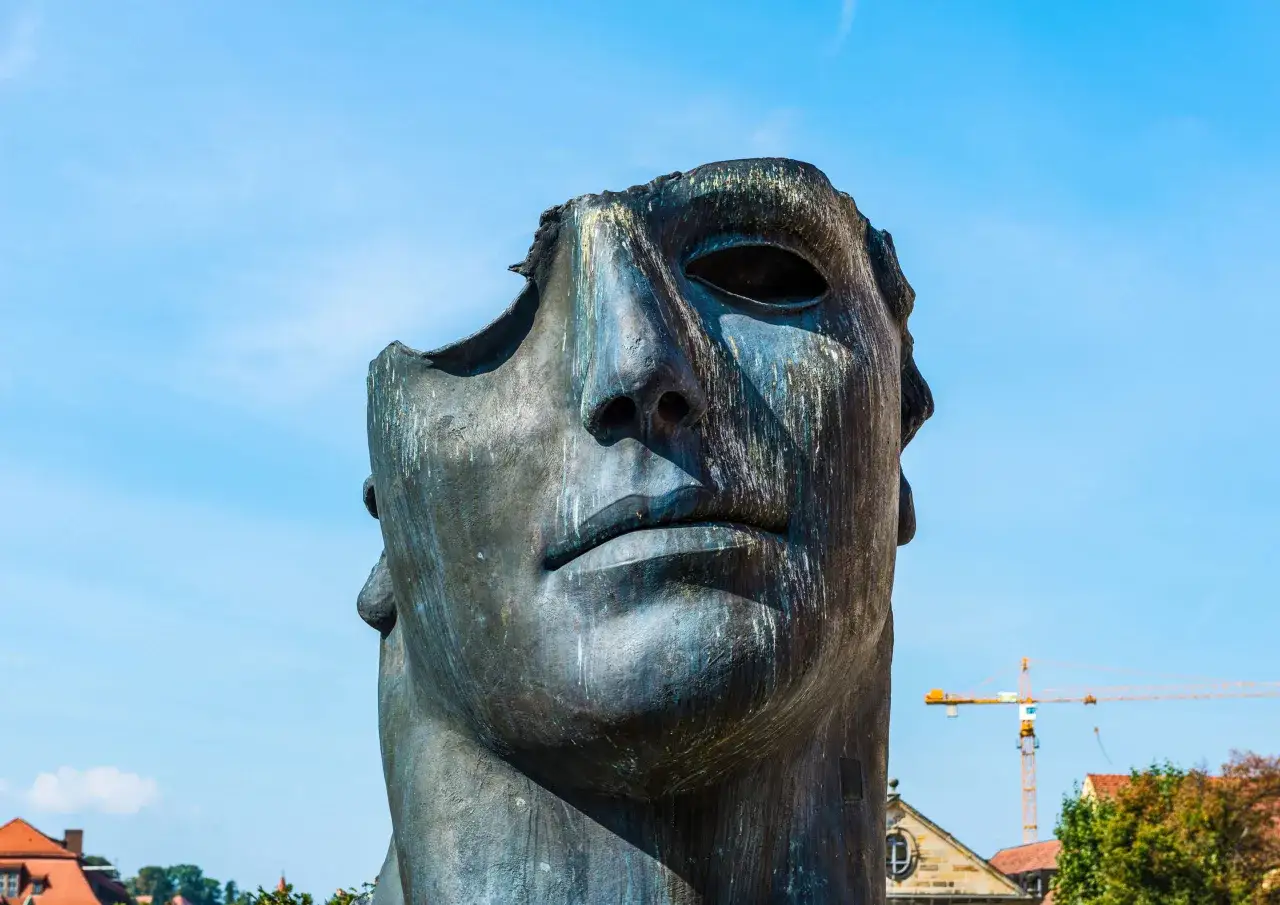 Igor Mitoraj rzeźby fragmentaryczne
