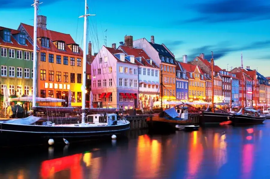 Kolorowe kamienice Nyhavn w Kopenhadze