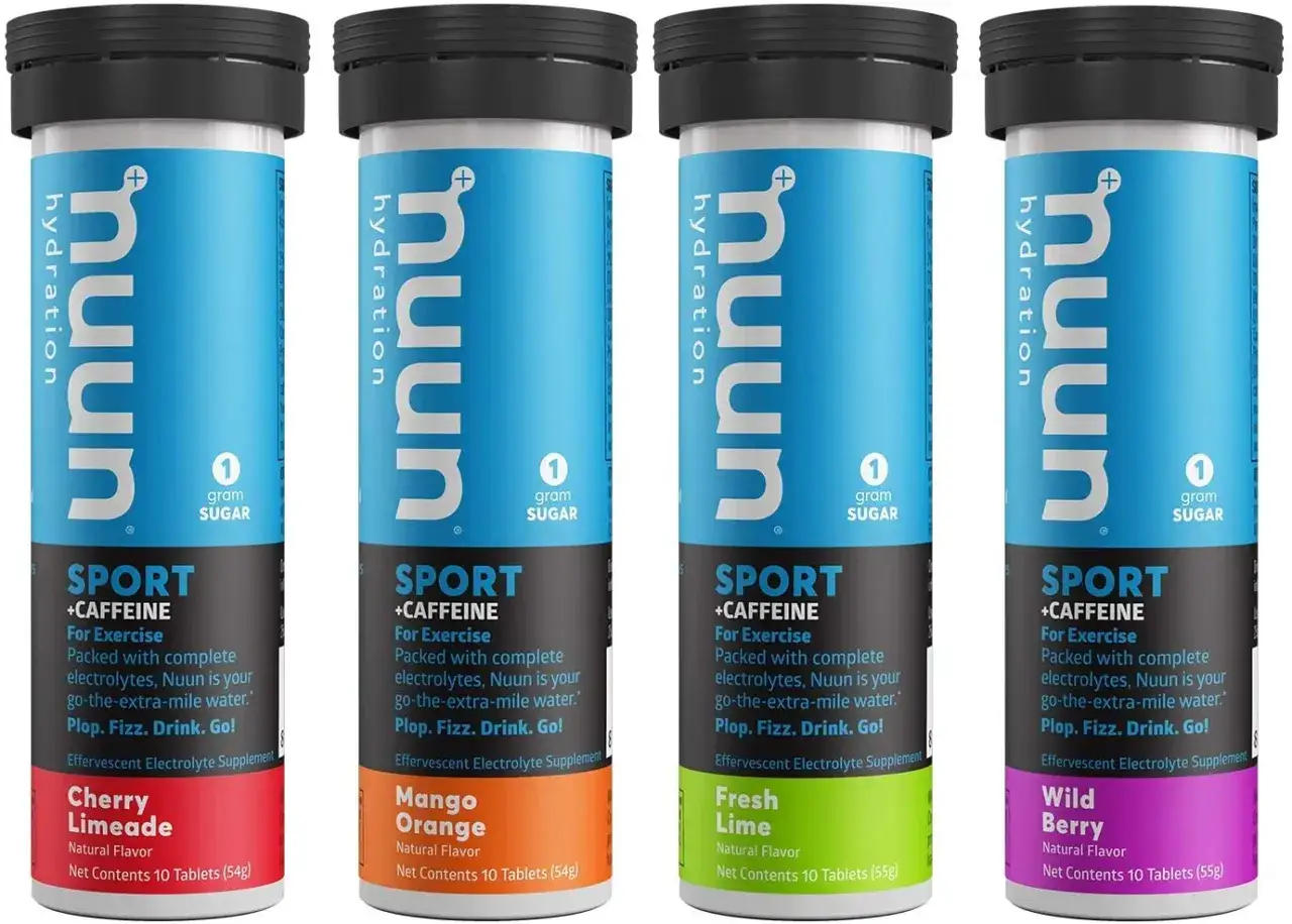 Cztery tubki Nuun Sport z kofeiną: wiśnia, mango, limonka, jagoda. Czy kofeina w tabletkach jest zdrowa? Nuun to elektrolity.