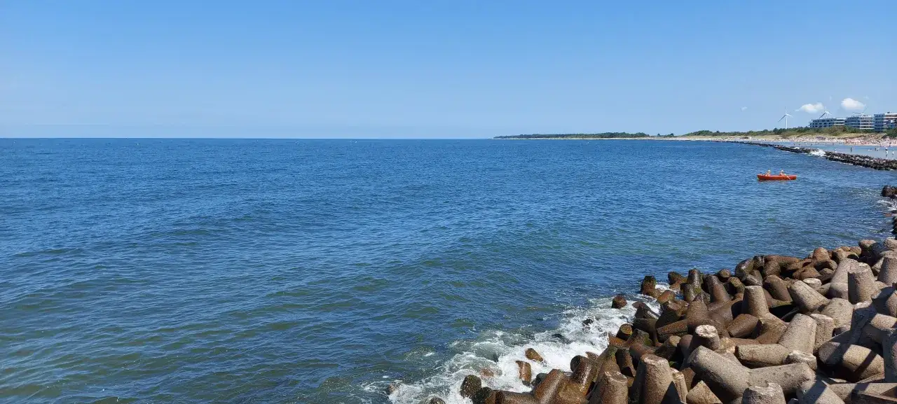Piękne morze i plaża w Jarosławcu. Idealne miejsce na kwatery prywatne blisko morza.
