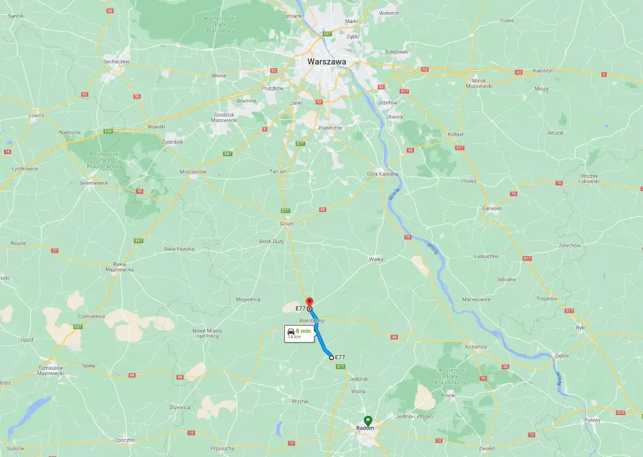 Trasa E77 na mapie, z zaznaczonym odcinkiem pomiaru prędkości S7 między Białobrzegami a Jedlińskiem.