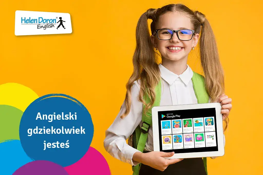dziecko uczy się angielskiego na tablecie