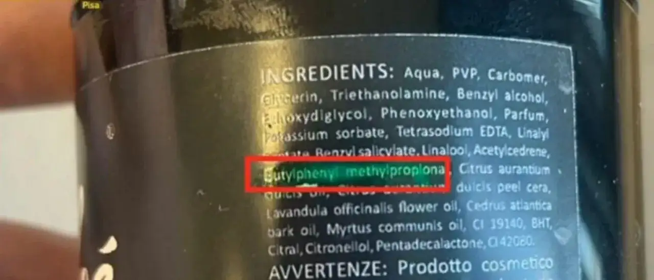 Etichetta di un prodotto cosmetico con ingredienti tra cui il linalool. Si nota la dicitura 