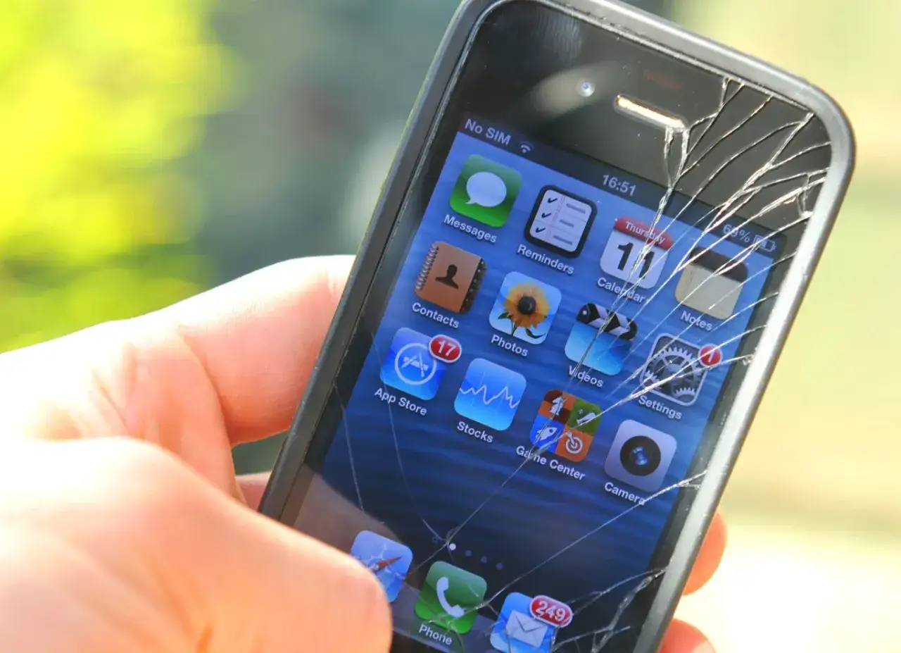 Uszkodzony ekran telefonu iPhone. Jak wyświetlić uszkodzony ekran telefonu na komputerze, gdy ikony są trudne do odczytania.