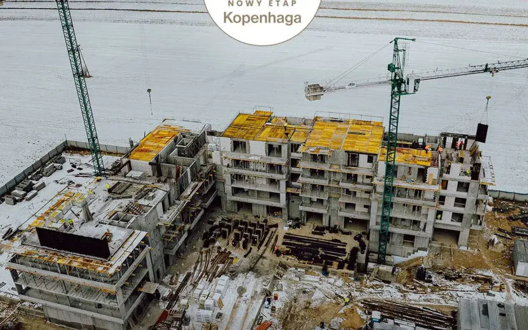 nowoczesne osiedle deweloperskie, budynek w trakcie budowy