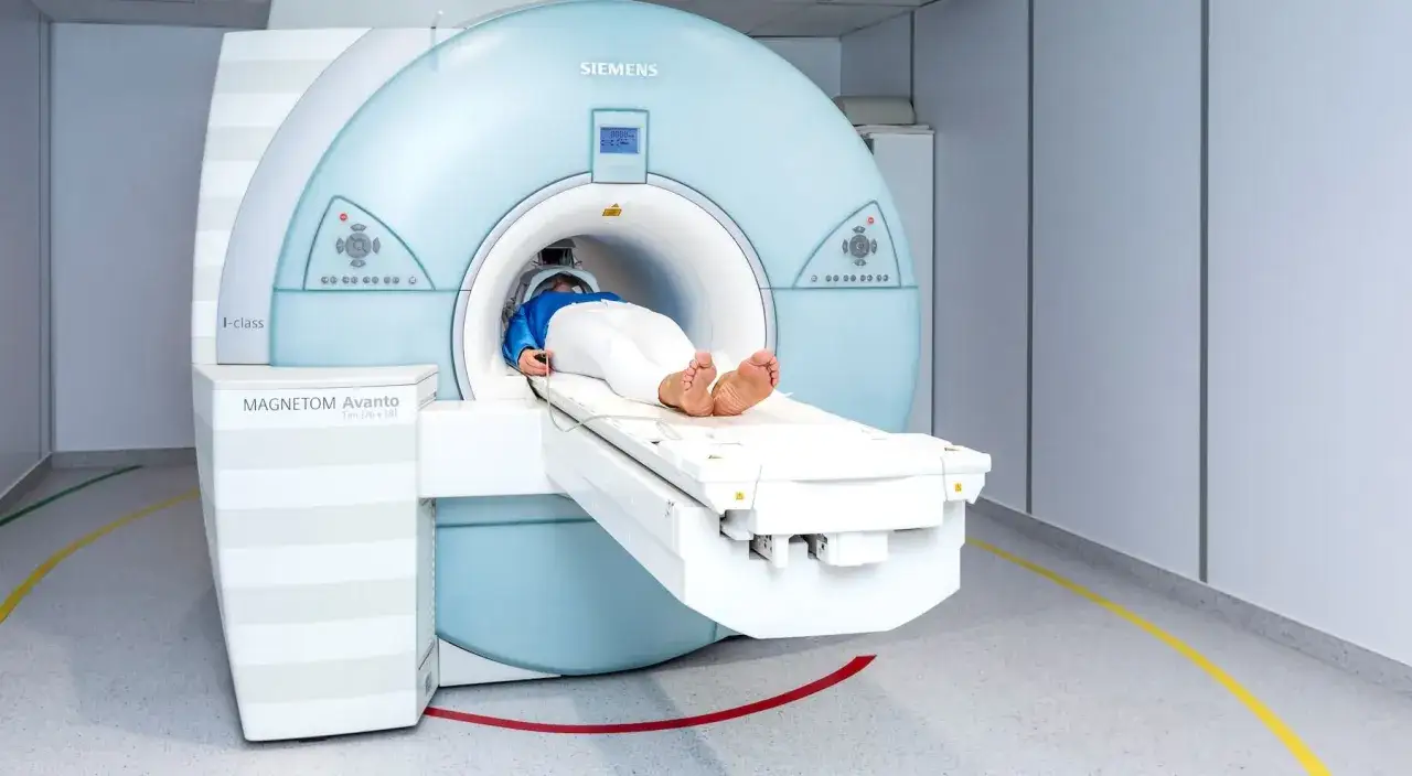 bezpieczeństwo tomografia rezonans