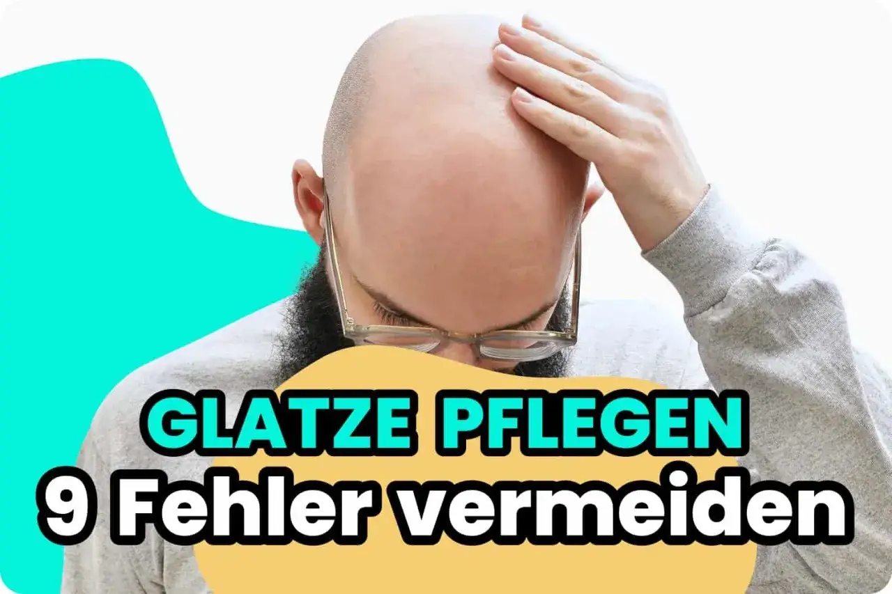 Mann mit Brille berührt seine Glatze. Text: