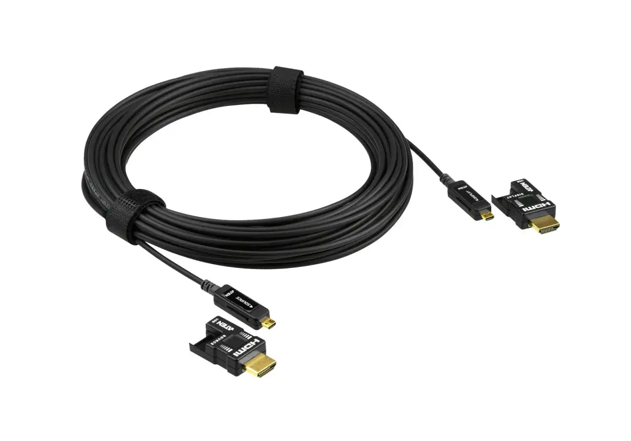 Svart, hoprullad hdmi kabel 15 meter med svarta kontakter m&auml;rkta 
