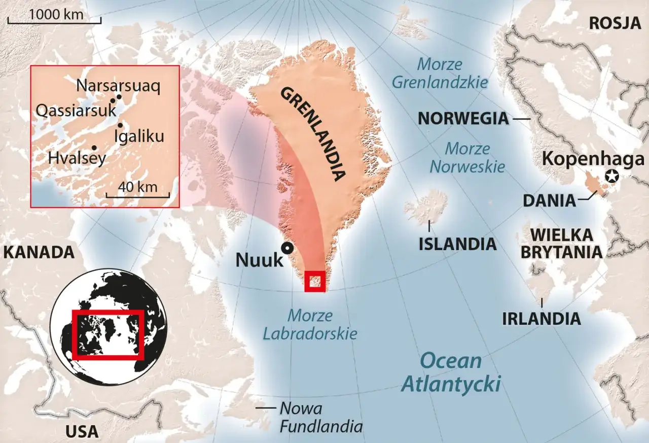 Mapa pokazuje Grenlandię i jej położenie względem Europy i Ameryki Północnej. Zaznaczono Danię, Norwegię, Islandię, Wielką Brytanię, Irlandię, Kanadę, USA i Rosję.