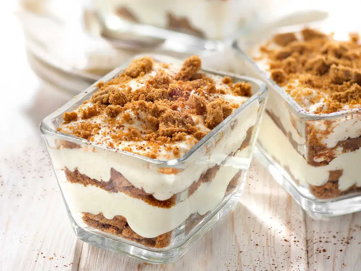Verrine mascarpone sp&eacute;culoos, un d&eacute;lice cr&eacute;meux et croustillant en couches.