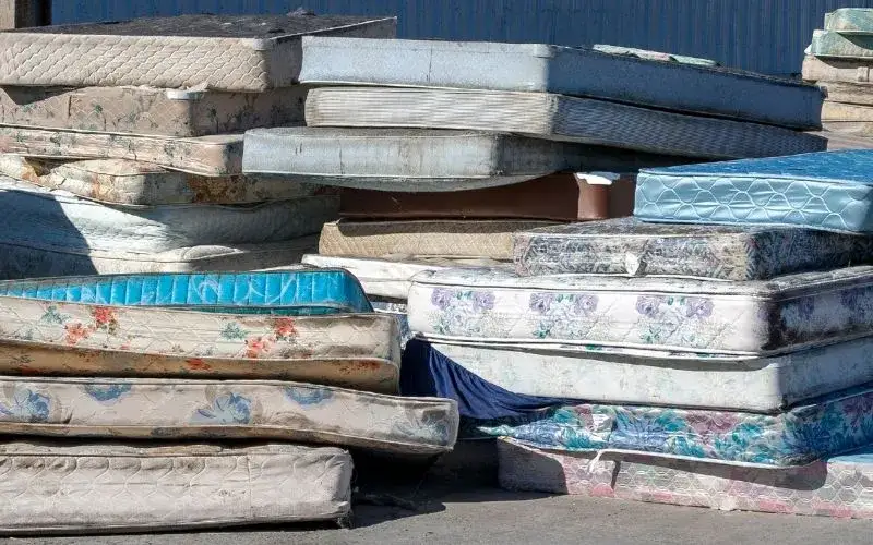 różne sposoby utylizacji materaca w Polsce