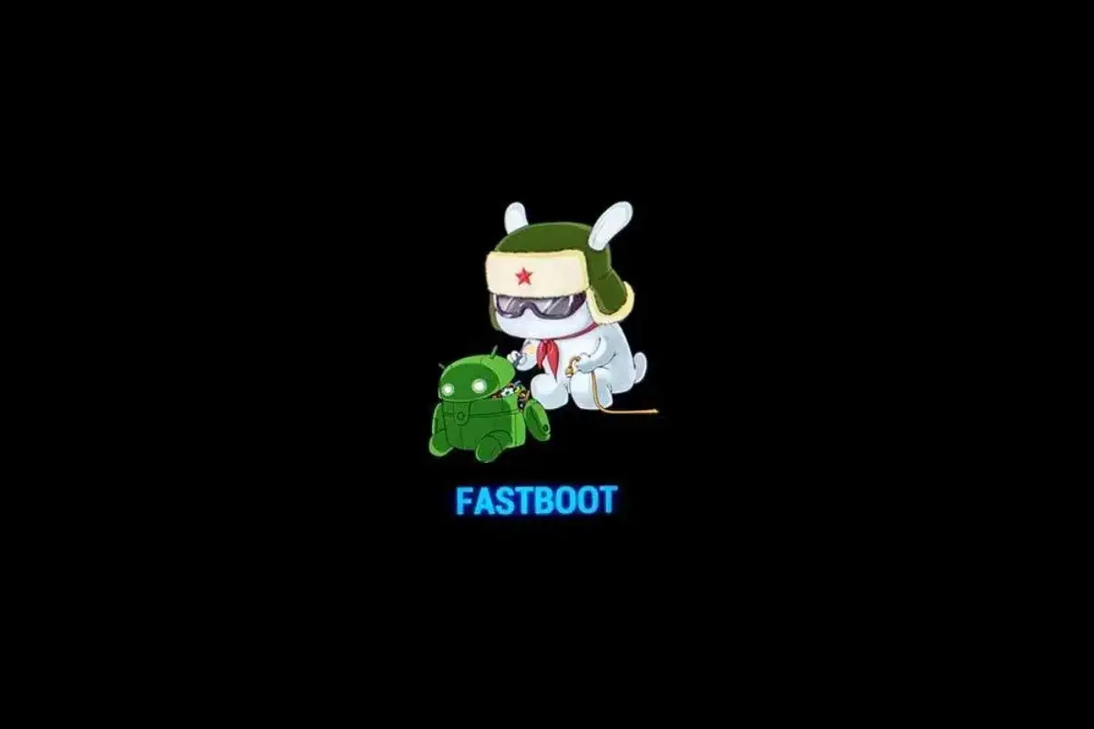 Biały królik w wojskowej czapce i zielony robot Android, tekst 