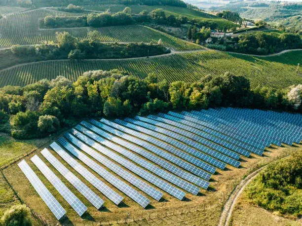 Farma fotowoltaiczna widok z góry