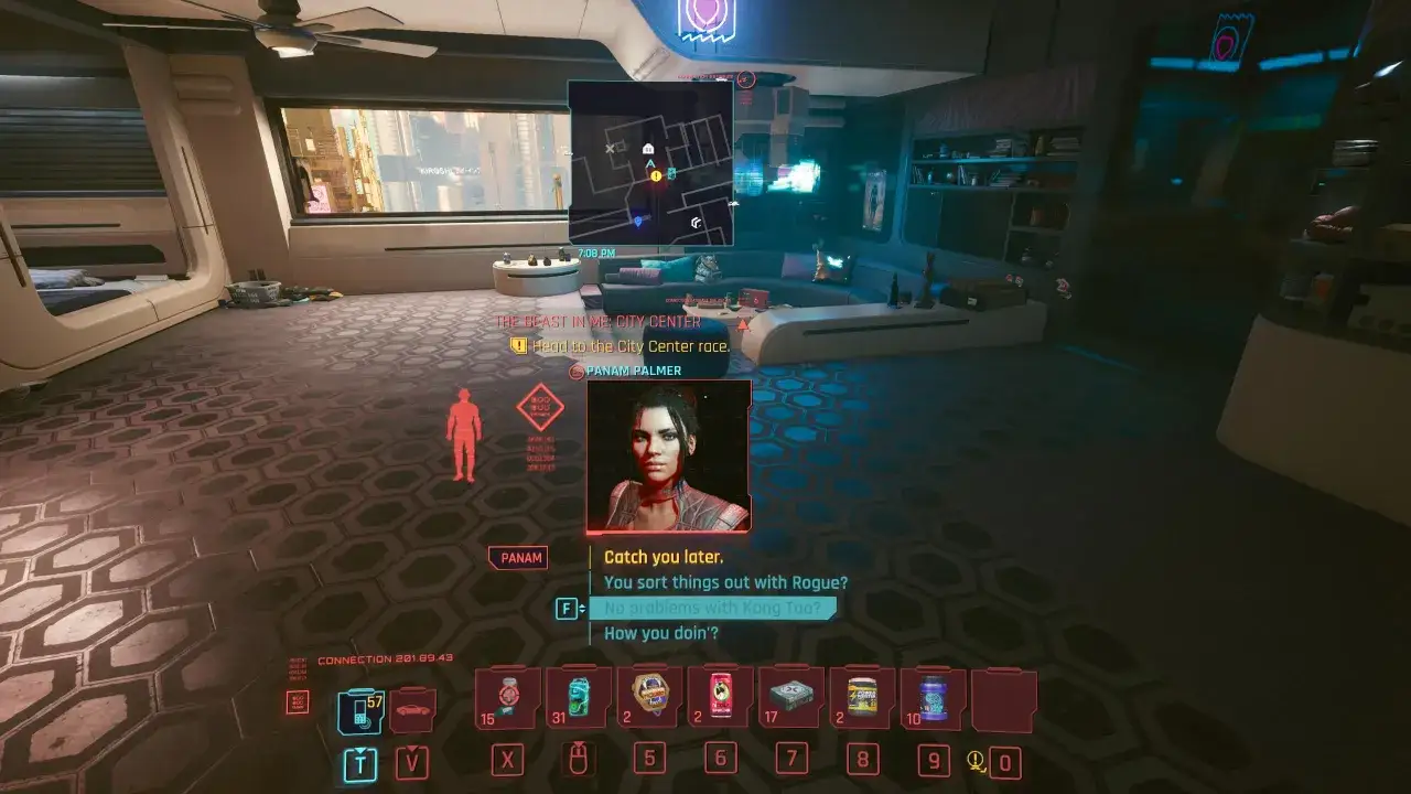 Wnętrze mieszkania w stylu mody cyberpunk. Na ekranie widać postać Panam Palmer i dialog.