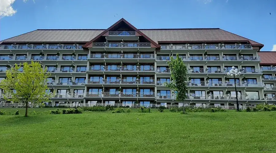 Zdjęcie Hotel Gołębiewski Mikołajki - Kiedy powstał i co warto wiedzieć
