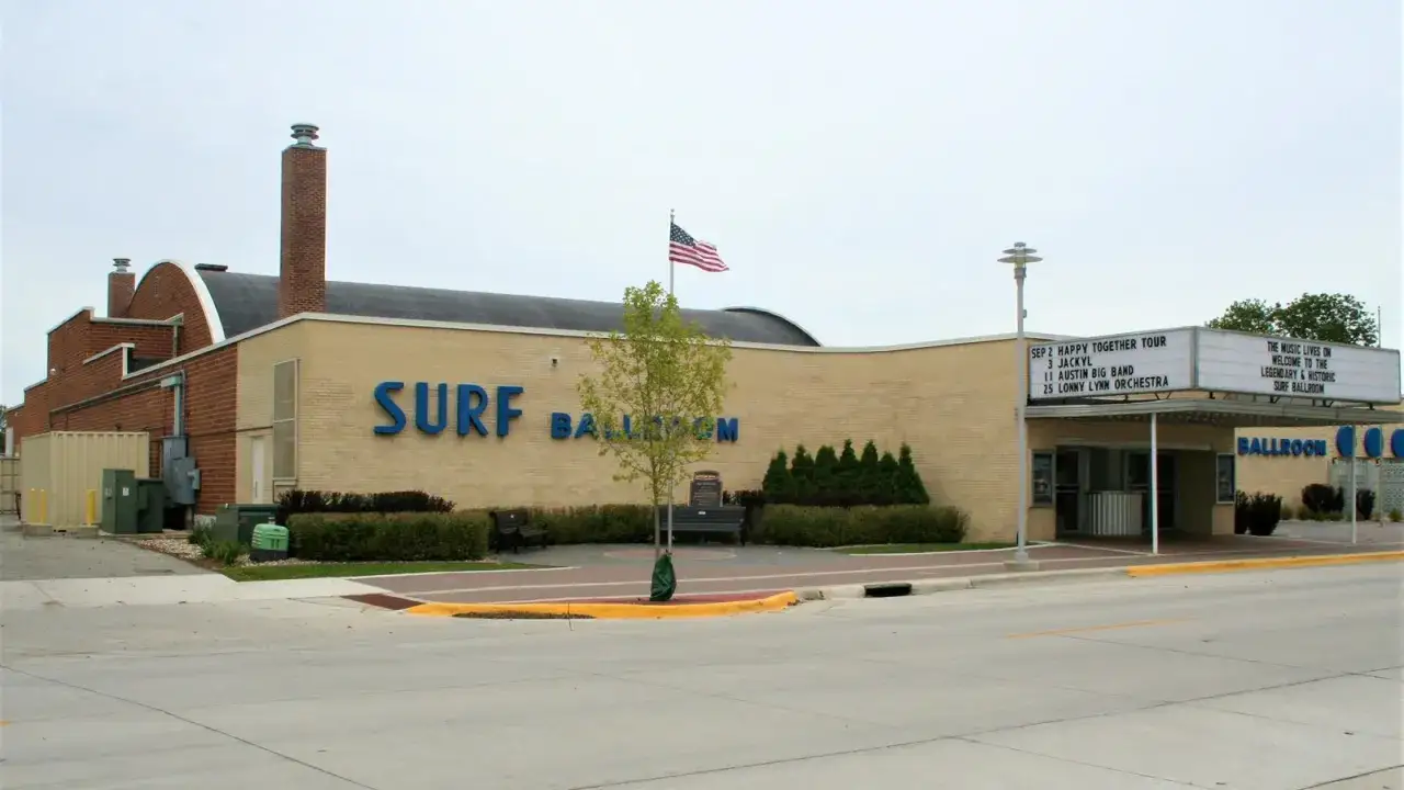 Surf Ballroom, miejsce, gdzie muzyka żyje. Ten dzień w którym umarła muzyka, to tylko wspomnienie.