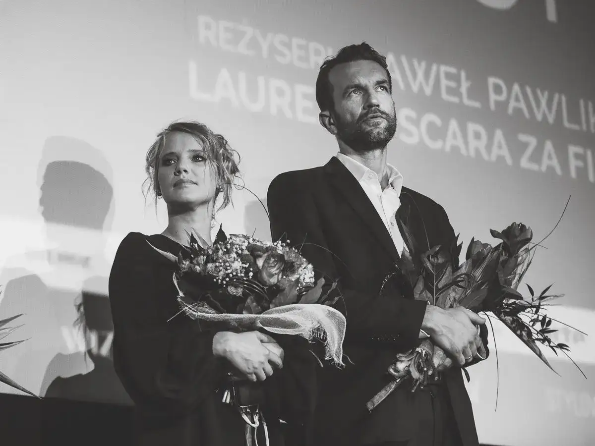 Aktorka i reżyser z filmu 