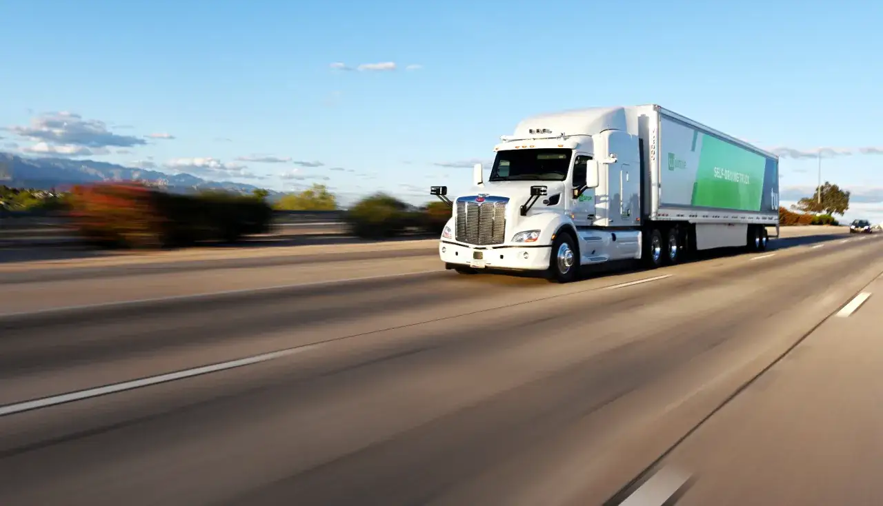 Ciężarówka na autostradzie w USA
