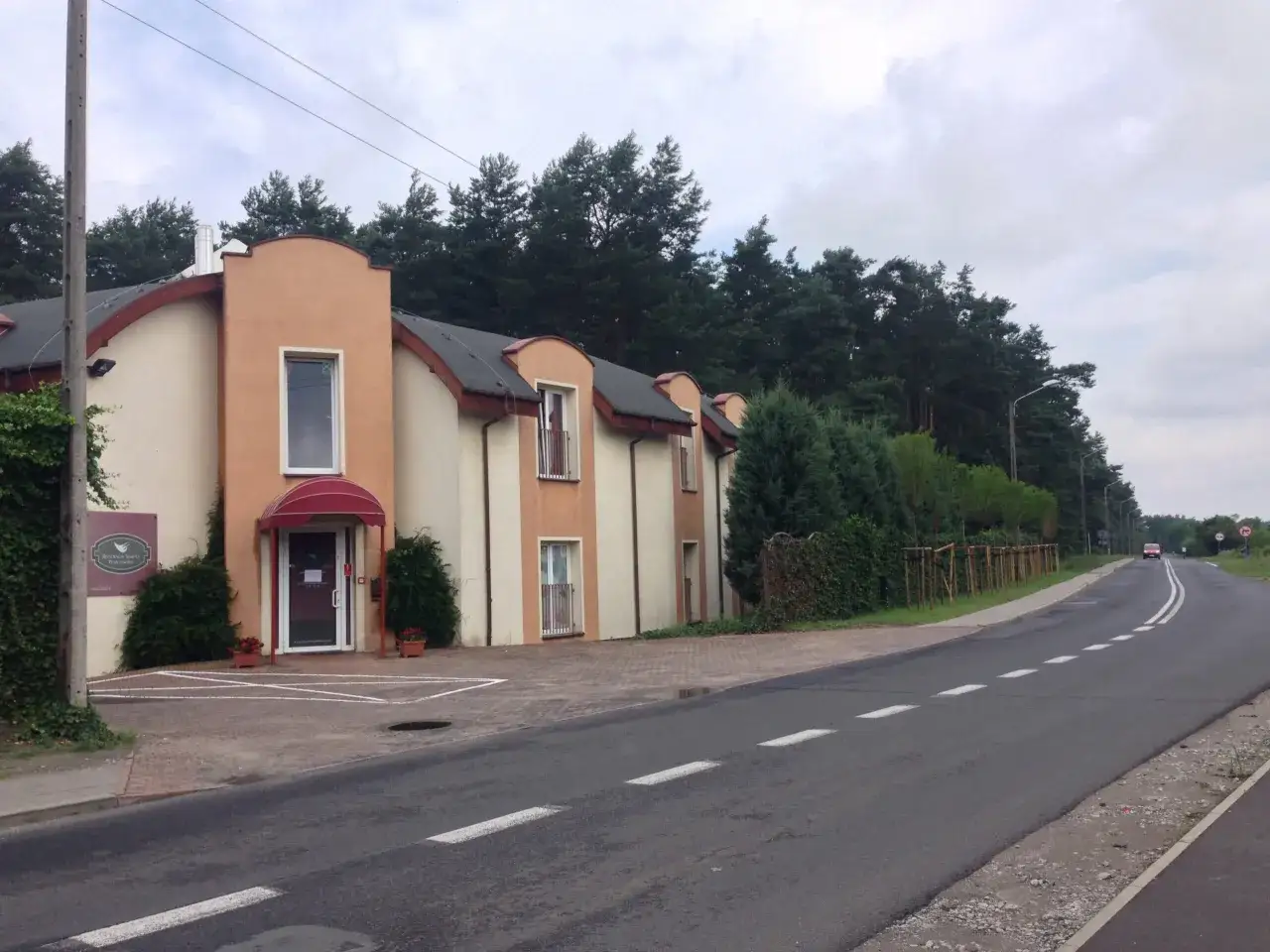 Rezydencja Seniora Puszczykowo nowoczesny budynek