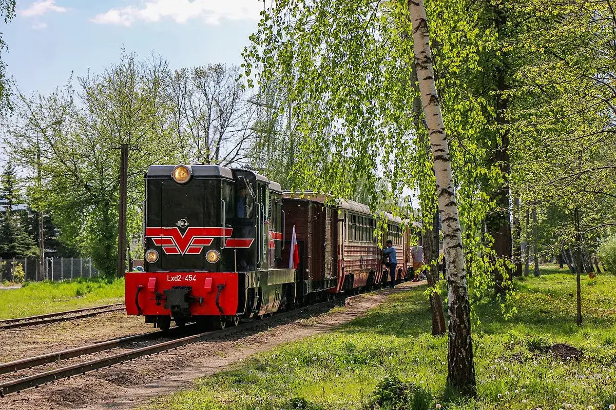 rodzinna wycieczka kolejka wąskotorowa