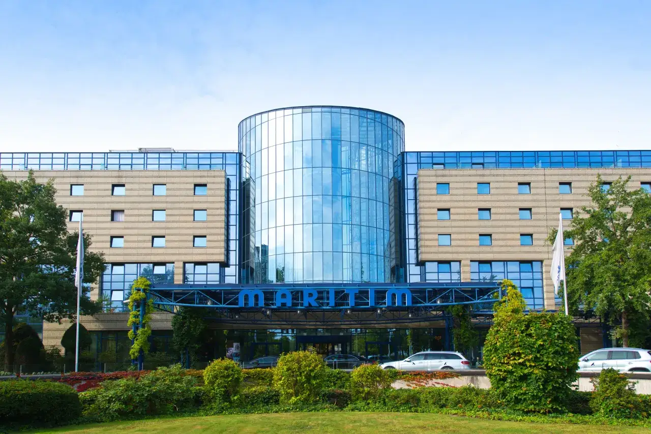 Maritim Hotel Bonn Au&szlig;enansicht Rhein