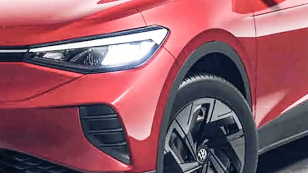 R&ouml;d VW ID.4 med en blinkande laddlucka. Problem med laddluckan p&aring; ID.4.